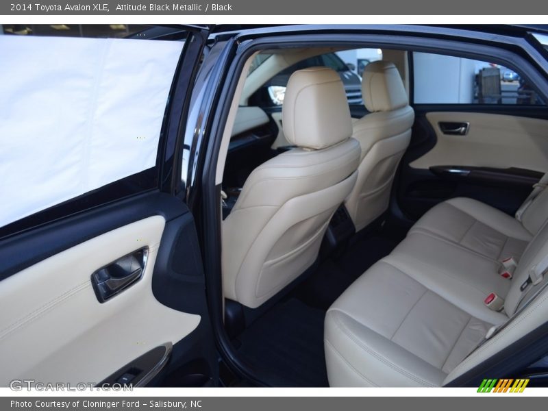 Attitude Black Metallic / Black 2014 Toyota Avalon XLE