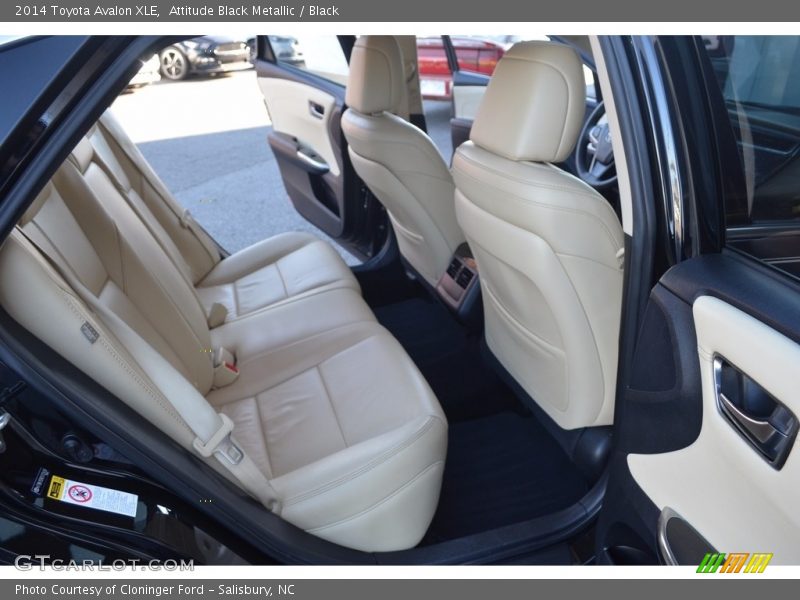 Attitude Black Metallic / Black 2014 Toyota Avalon XLE