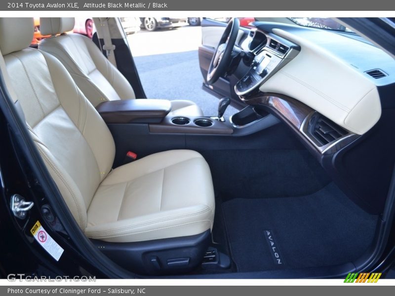 Attitude Black Metallic / Black 2014 Toyota Avalon XLE