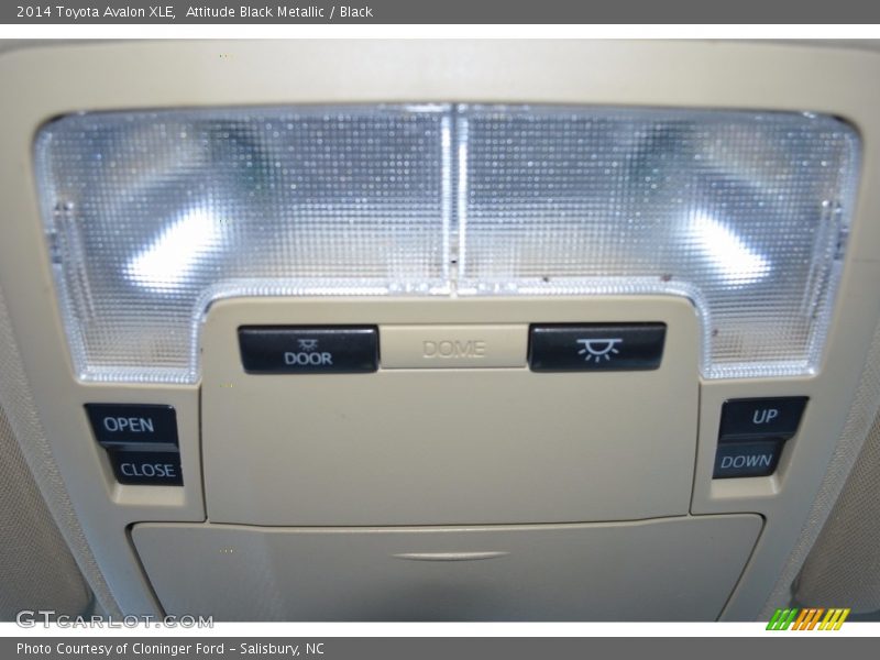 Attitude Black Metallic / Black 2014 Toyota Avalon XLE