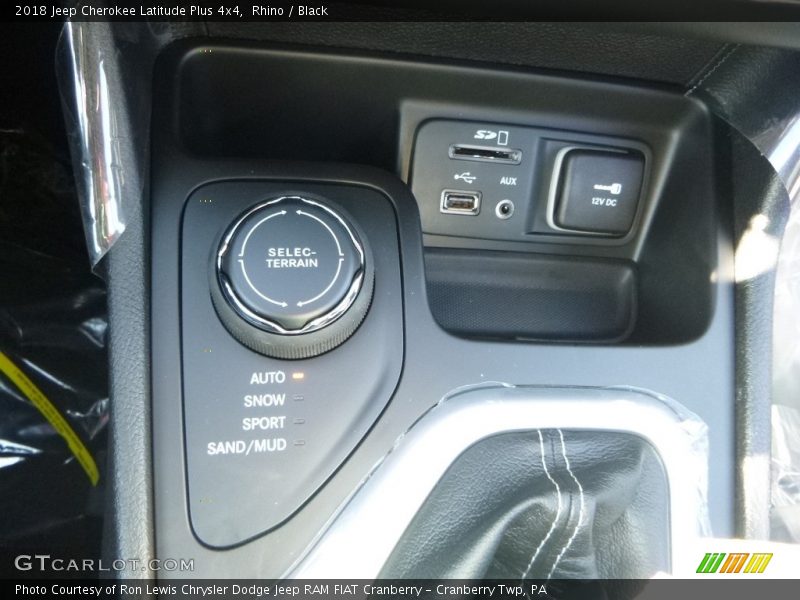 Rhino / Black 2018 Jeep Cherokee Latitude Plus 4x4