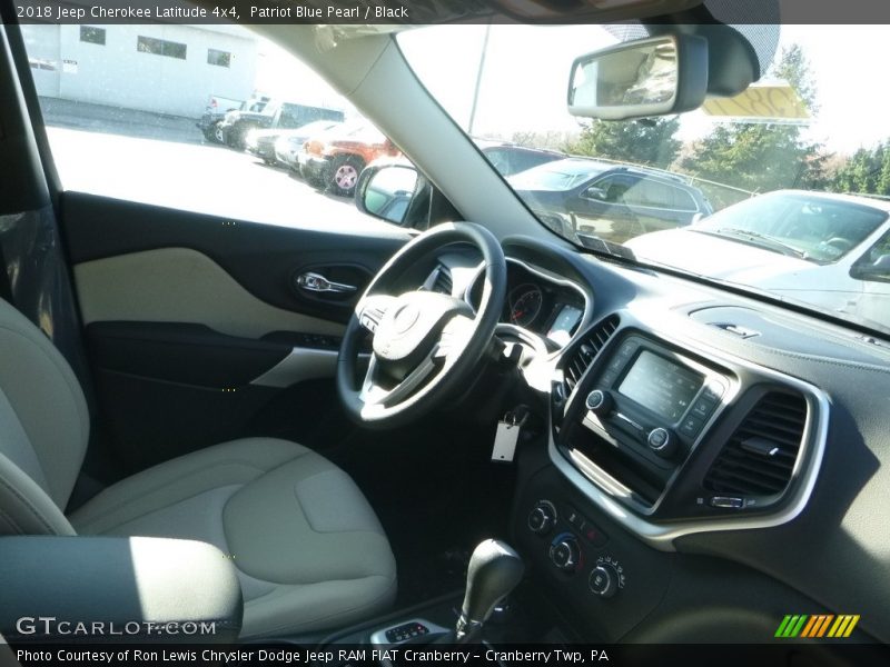 Patriot Blue Pearl / Black 2018 Jeep Cherokee Latitude 4x4