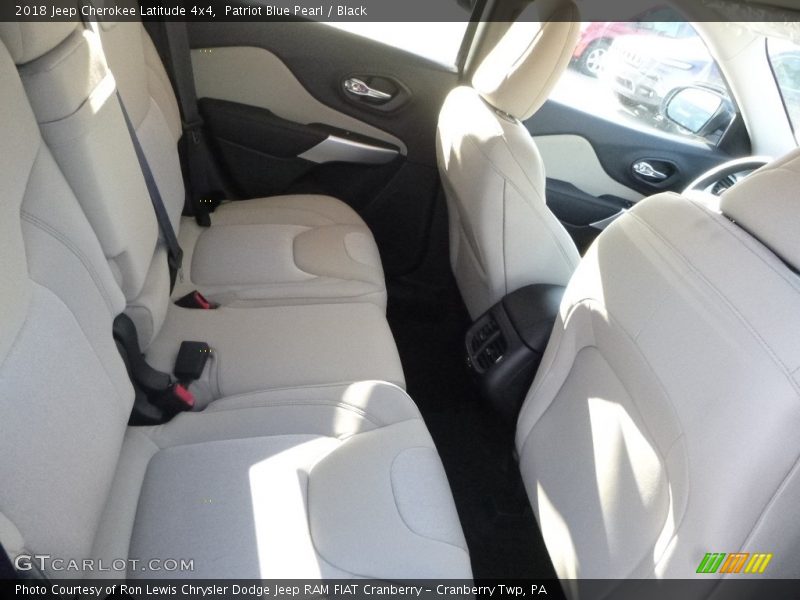 Patriot Blue Pearl / Black 2018 Jeep Cherokee Latitude 4x4