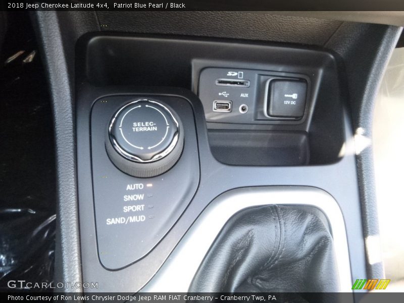 Patriot Blue Pearl / Black 2018 Jeep Cherokee Latitude 4x4