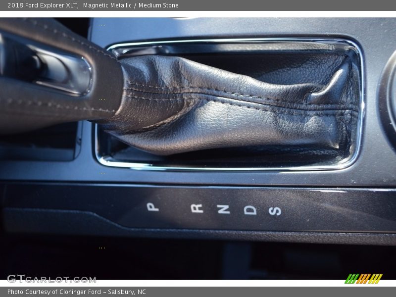 Magnetic Metallic / Medium Stone 2018 Ford Explorer XLT