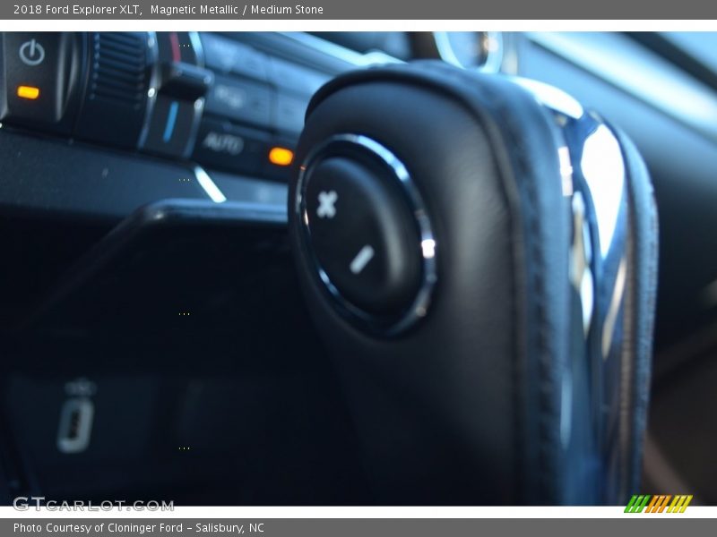 Magnetic Metallic / Medium Stone 2018 Ford Explorer XLT