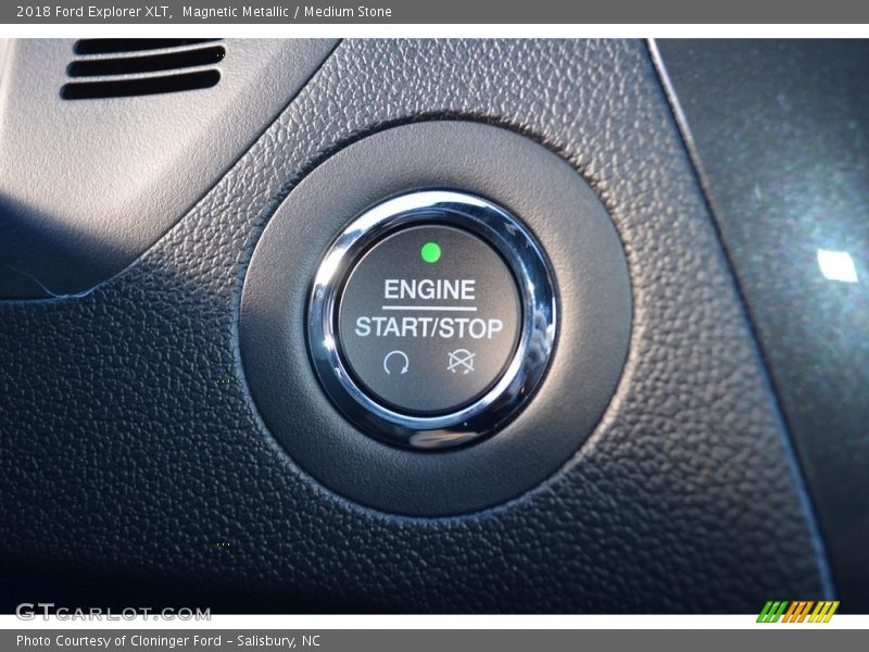 Magnetic Metallic / Medium Stone 2018 Ford Explorer XLT