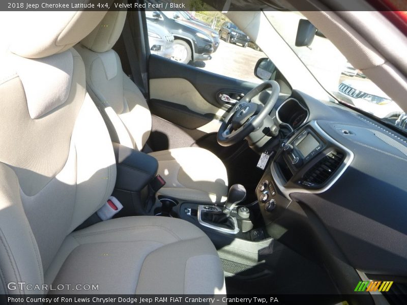 Velvet Red Pearl / Black 2018 Jeep Cherokee Latitude 4x4