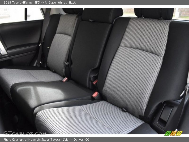 Super White / Black 2018 Toyota 4Runner SR5 4x4