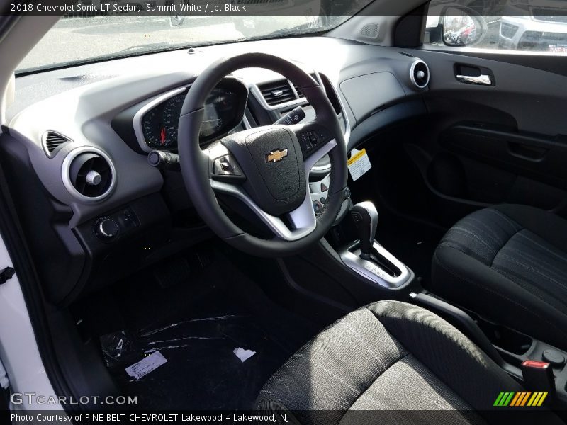 Summit White / Jet Black 2018 Chevrolet Sonic LT Sedan