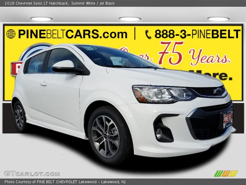 Summit White / Jet Black 2018 Chevrolet Sonic LT Hatchback