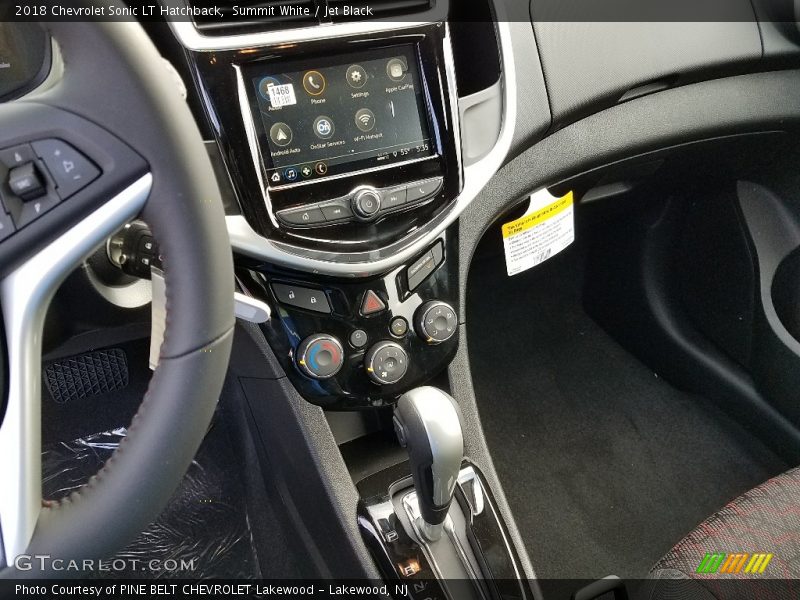 Summit White / Jet Black 2018 Chevrolet Sonic LT Hatchback