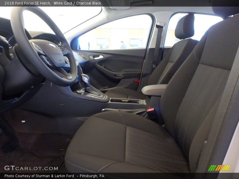 White Gold / Charcoal Black 2018 Ford Focus SE Hatch