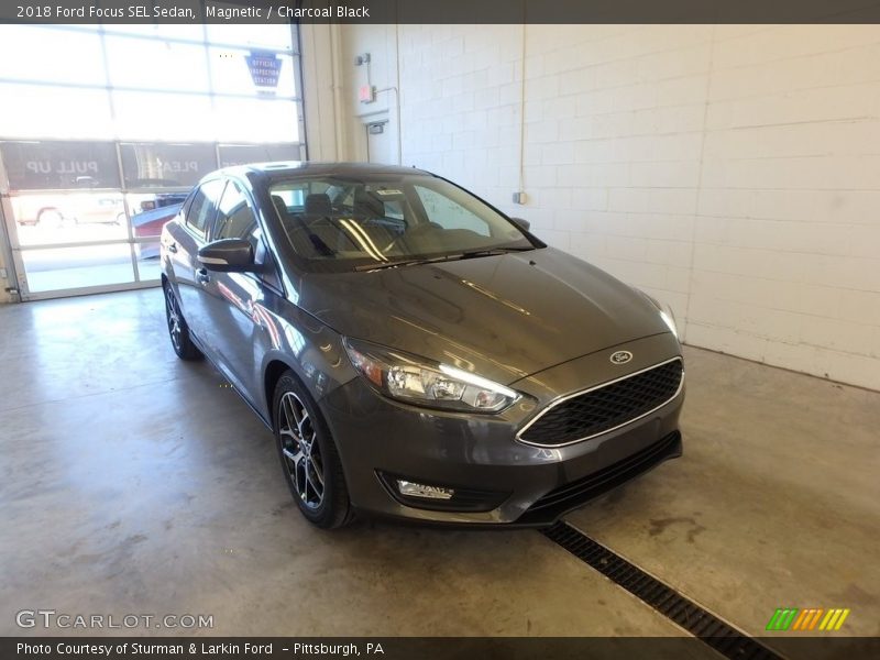 Magnetic / Charcoal Black 2018 Ford Focus SEL Sedan