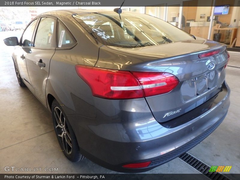 Magnetic / Charcoal Black 2018 Ford Focus SEL Sedan