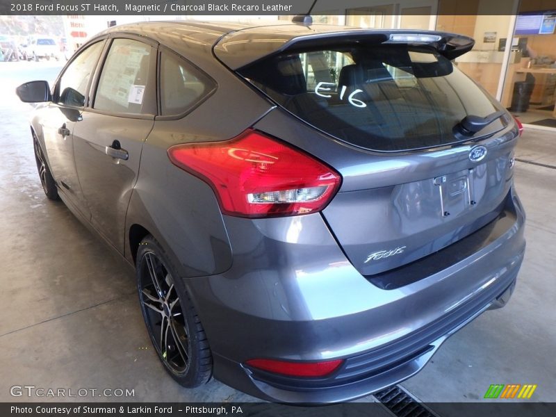 Magnetic / Charcoal Black Recaro Leather 2018 Ford Focus ST Hatch