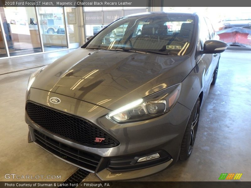 Magnetic / Charcoal Black Recaro Leather 2018 Ford Focus ST Hatch