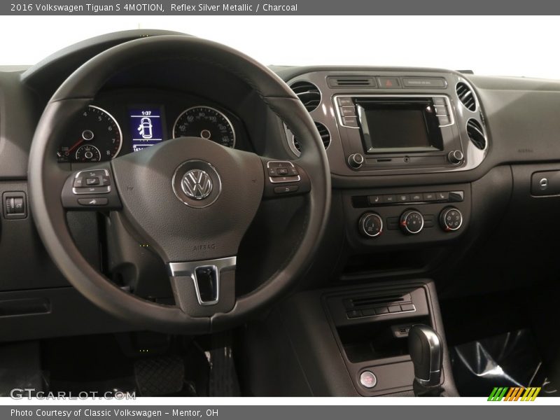 Dashboard of 2016 Tiguan S 4MOTION