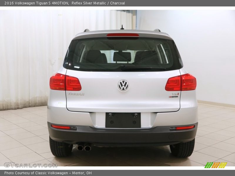 Reflex Silver Metallic / Charcoal 2016 Volkswagen Tiguan S 4MOTION