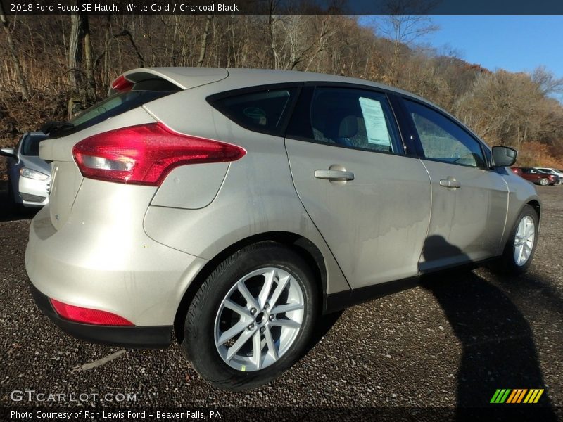 White Gold / Charcoal Black 2018 Ford Focus SE Hatch