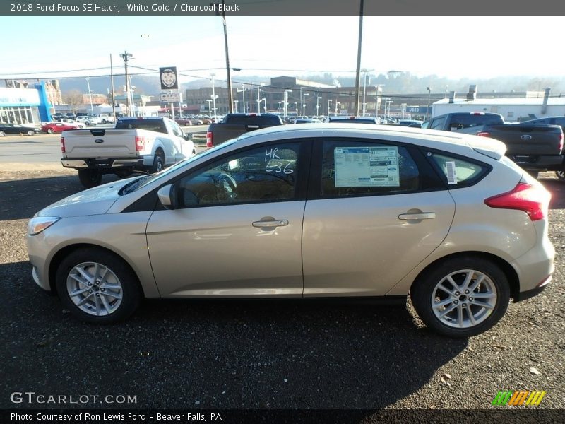 White Gold / Charcoal Black 2018 Ford Focus SE Hatch