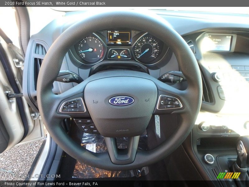 White Gold / Charcoal Black 2018 Ford Focus SE Hatch