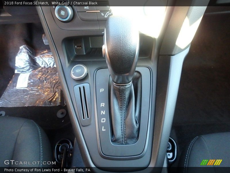 White Gold / Charcoal Black 2018 Ford Focus SE Hatch