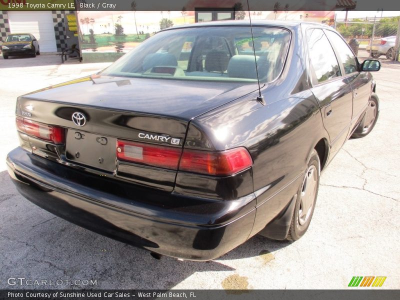 Black / Gray 1998 Toyota Camry LE