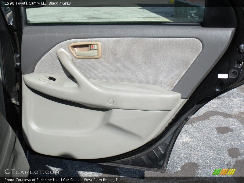 Black / Gray 1998 Toyota Camry LE
