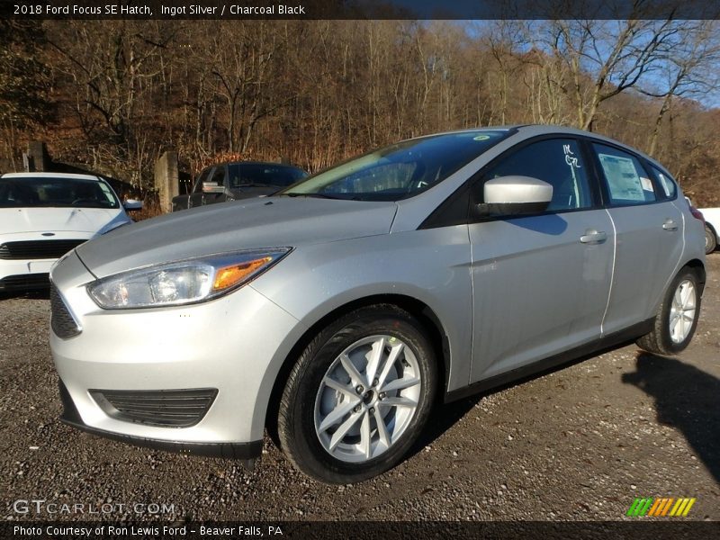 Ingot Silver / Charcoal Black 2018 Ford Focus SE Hatch