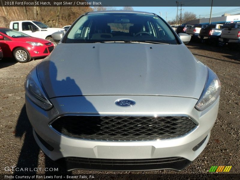 Ingot Silver / Charcoal Black 2018 Ford Focus SE Hatch