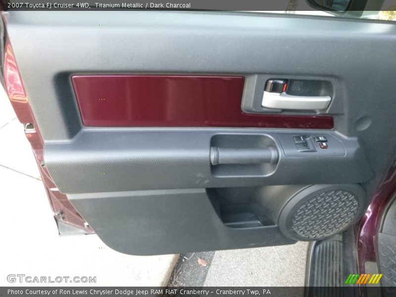 Titanium Metallic / Dark Charcoal 2007 Toyota FJ Cruiser 4WD