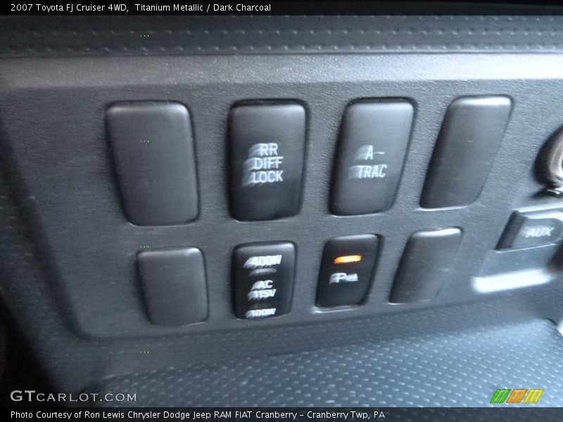 Titanium Metallic / Dark Charcoal 2007 Toyota FJ Cruiser 4WD