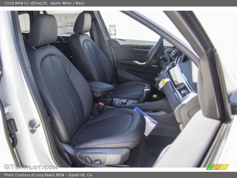 Alpine White / Black 2018 BMW X1 xDrive28i