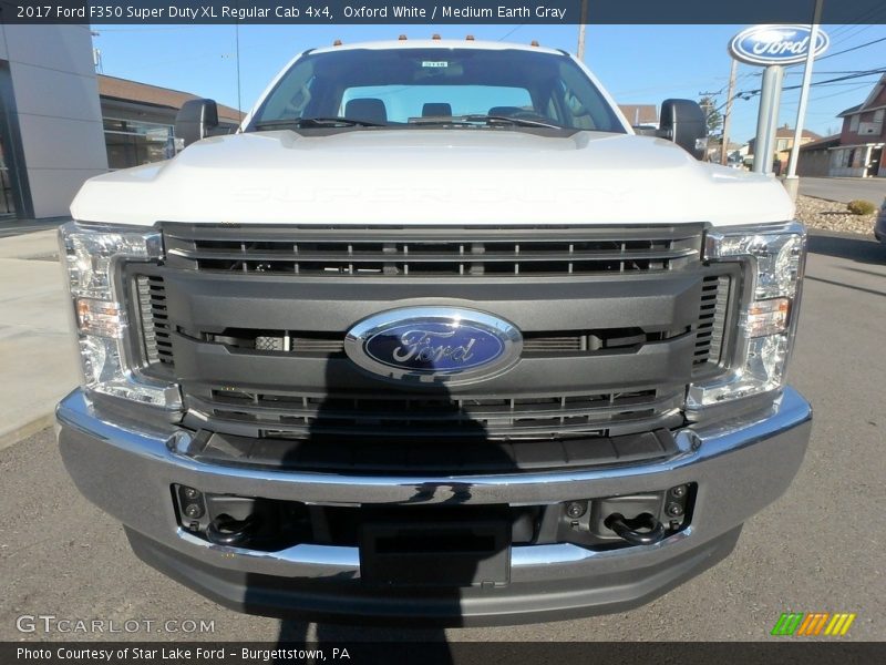 Oxford White / Medium Earth Gray 2017 Ford F350 Super Duty XL Regular Cab 4x4