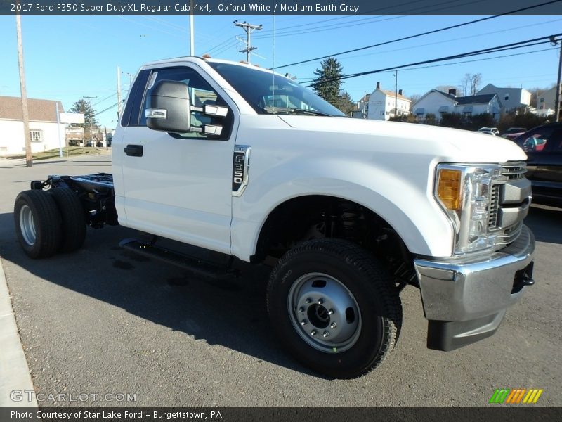 Oxford White / Medium Earth Gray 2017 Ford F350 Super Duty XL Regular Cab 4x4
