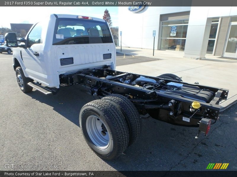 Oxford White / Medium Earth Gray 2017 Ford F350 Super Duty XL Regular Cab 4x4