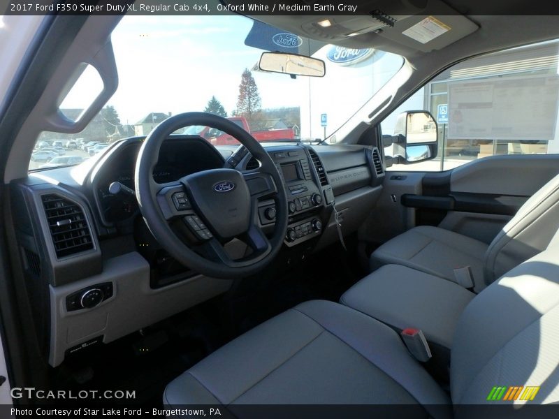 Oxford White / Medium Earth Gray 2017 Ford F350 Super Duty XL Regular Cab 4x4