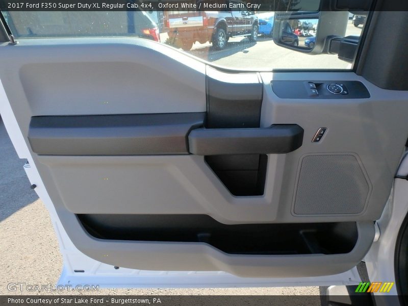 Oxford White / Medium Earth Gray 2017 Ford F350 Super Duty XL Regular Cab 4x4