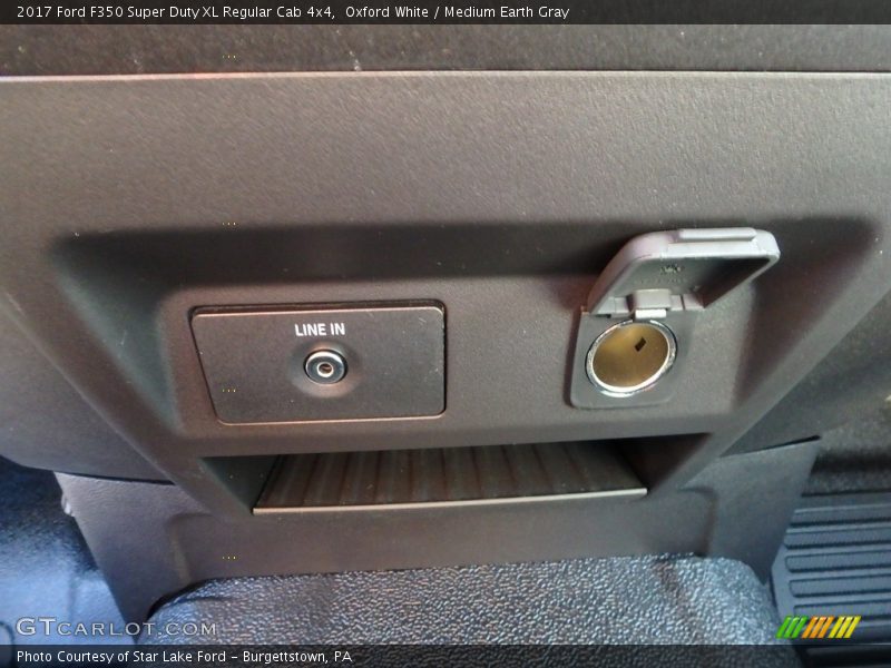 Oxford White / Medium Earth Gray 2017 Ford F350 Super Duty XL Regular Cab 4x4
