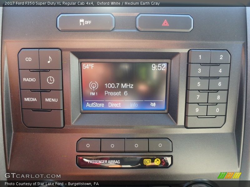Oxford White / Medium Earth Gray 2017 Ford F350 Super Duty XL Regular Cab 4x4