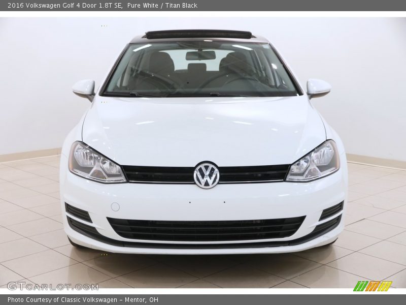 Pure White / Titan Black 2016 Volkswagen Golf 4 Door 1.8T SE