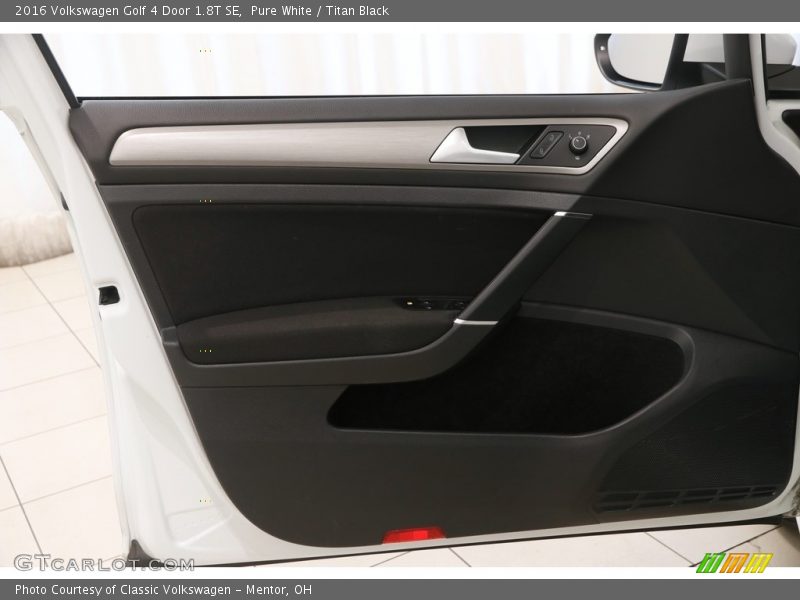 Pure White / Titan Black 2016 Volkswagen Golf 4 Door 1.8T SE