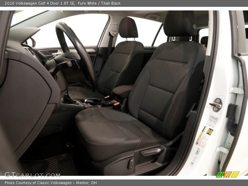 Pure White / Titan Black 2016 Volkswagen Golf 4 Door 1.8T SE