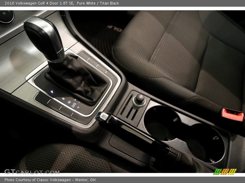 Pure White / Titan Black 2016 Volkswagen Golf 4 Door 1.8T SE