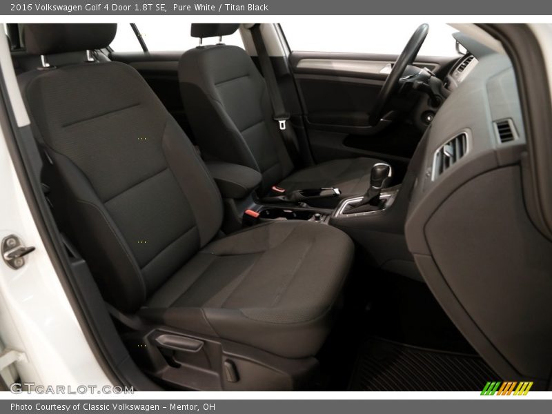Pure White / Titan Black 2016 Volkswagen Golf 4 Door 1.8T SE