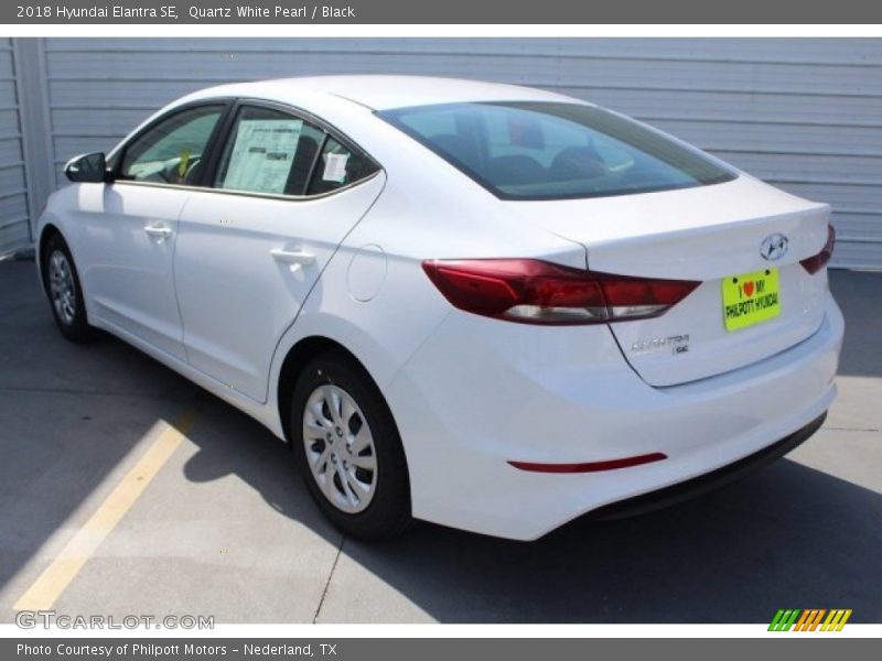 Quartz White Pearl / Black 2018 Hyundai Elantra SE