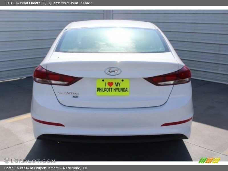 Quartz White Pearl / Black 2018 Hyundai Elantra SE