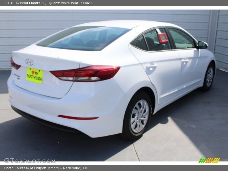 Quartz White Pearl / Black 2018 Hyundai Elantra SE