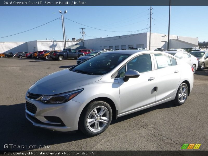Silver Ice Metallic / Jet Black 2018 Chevrolet Cruze LT
